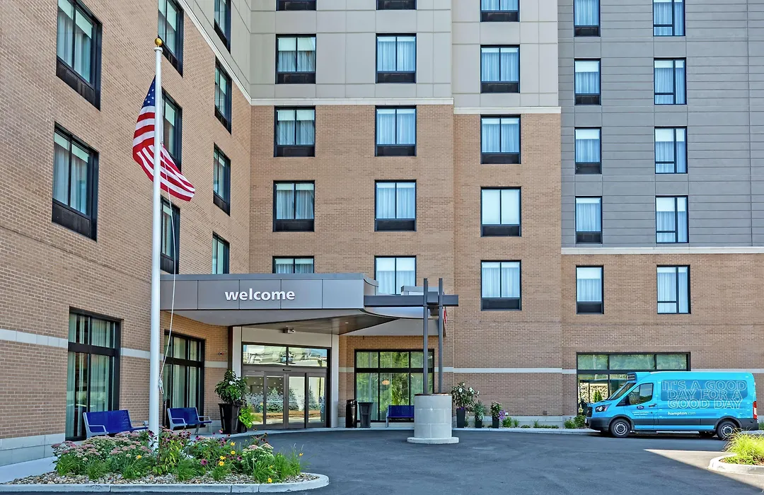 Hampton Inn & Suites Boston/Waltham-1
