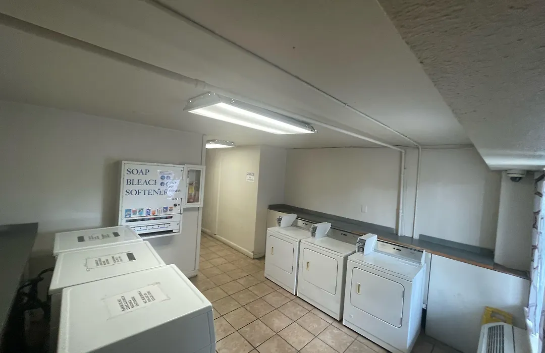 Budgetel Inn And Suites - Louisville-1