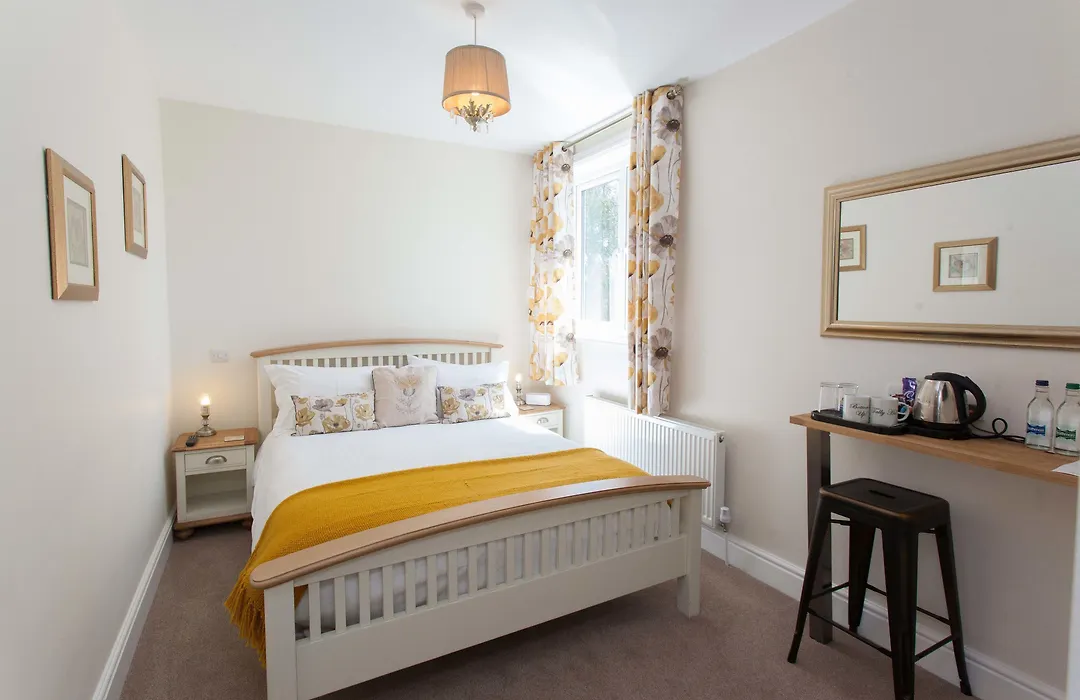 The White Hart-1