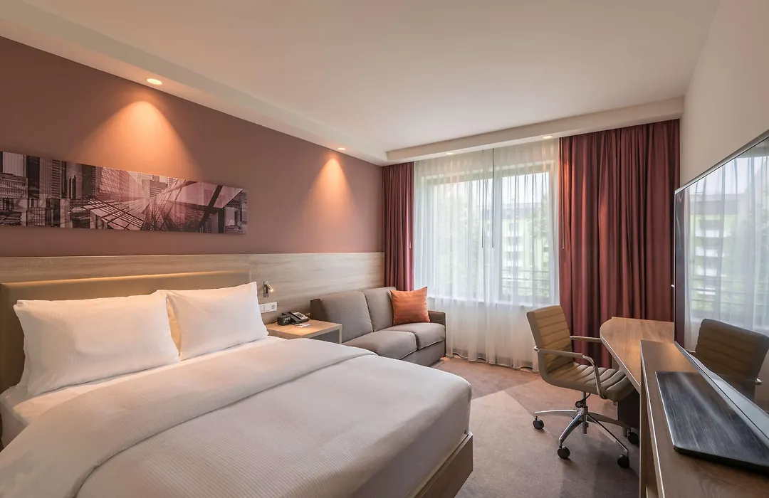 Hampton By Hilton Frankfurt City Centre East-1