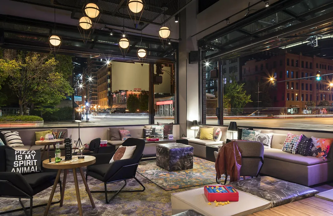 Moxy Chicago Downtown-1