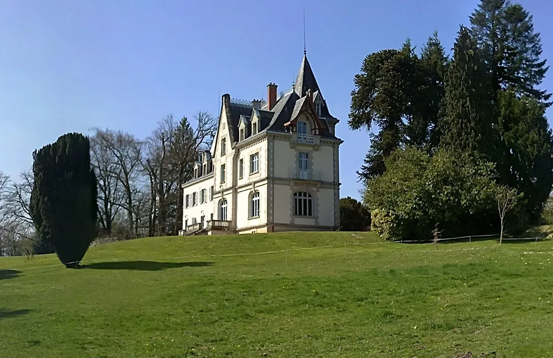 Chateau De Saint-Antoine-1