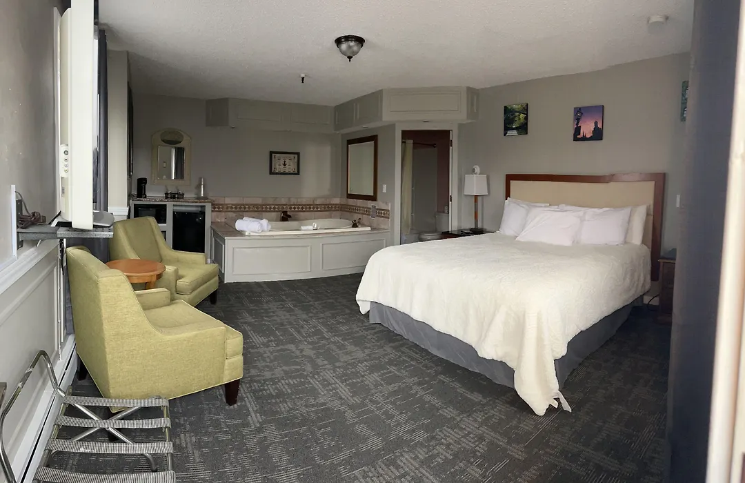 Vacationland Inn & Suites-1