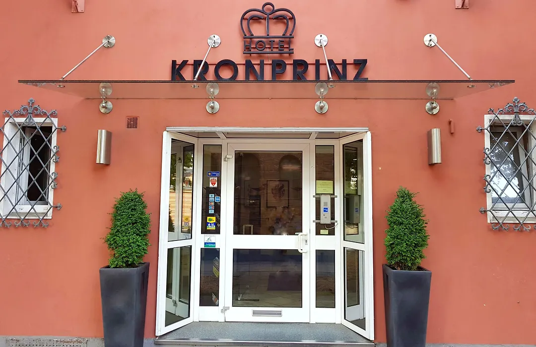 Hotel Kronprinz Garni-1