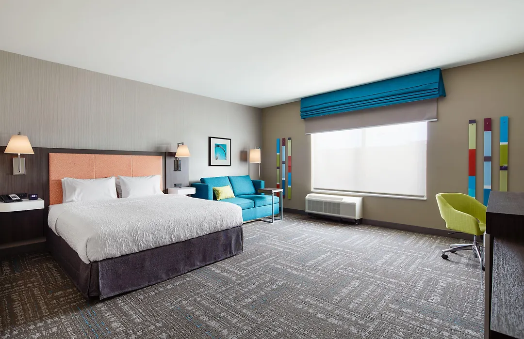 Hampton Inn & Suites Chicago/Waukegan-1