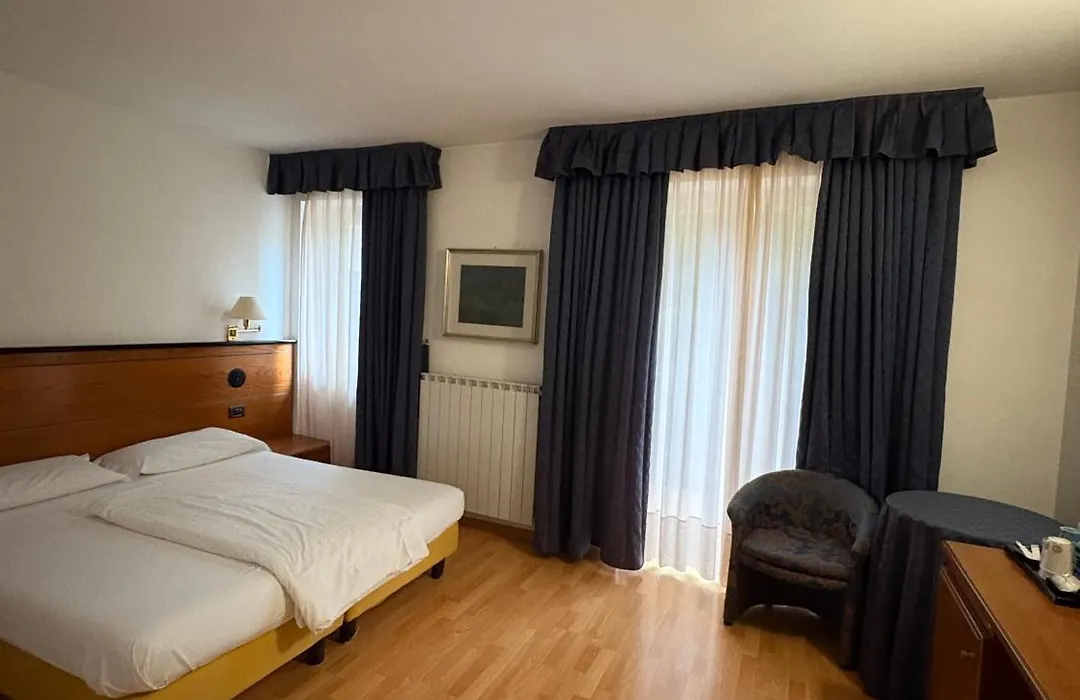 Albergo Aprica Garni-1