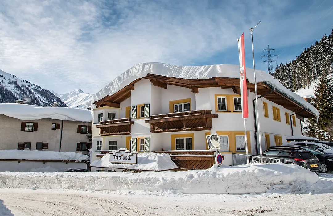 Arlen Lodge Hotel-Garni-1