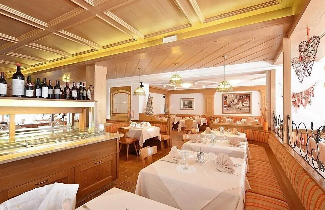 Hotel La Soldanella-1