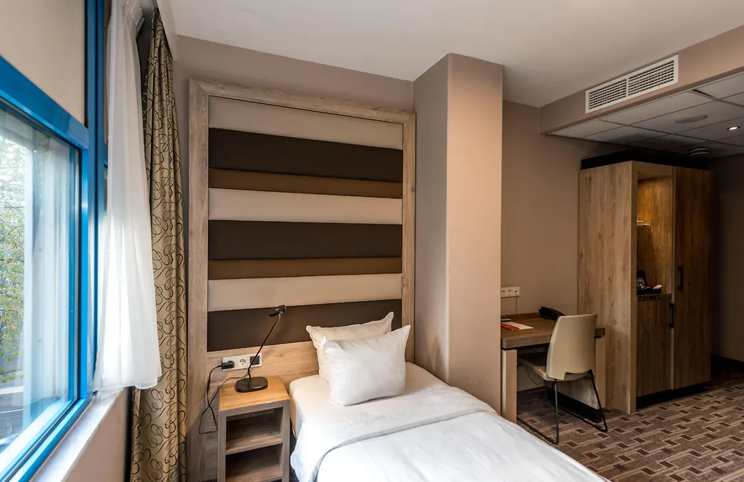 Xo Hotels Blue Square-1