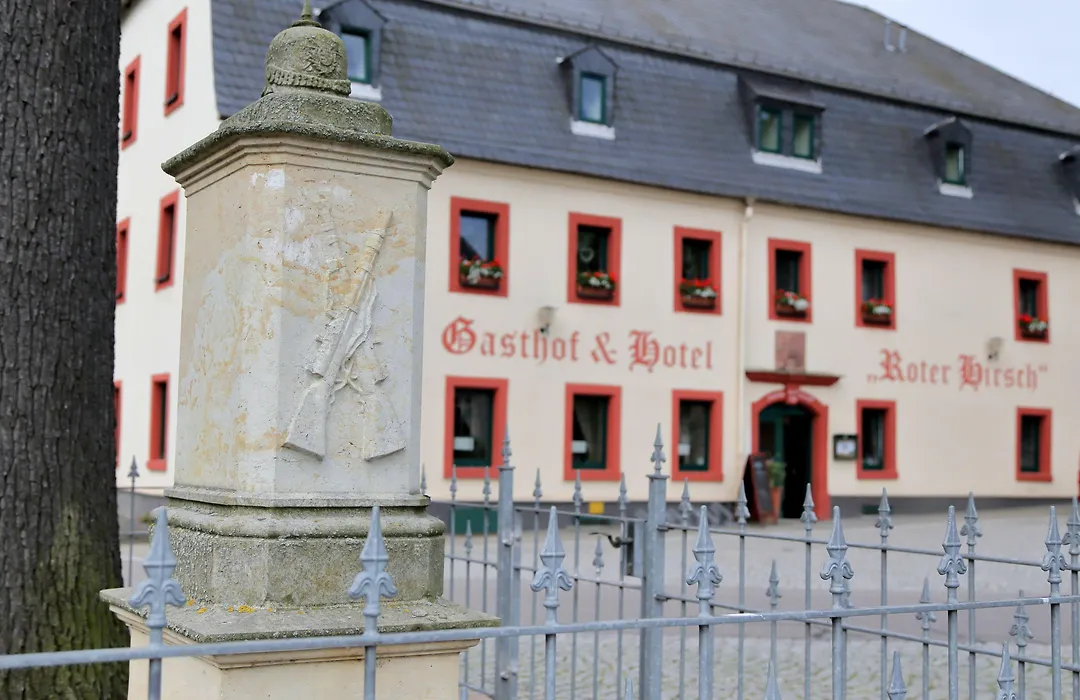 Gasthof und Hotel Roter Hirsch-1