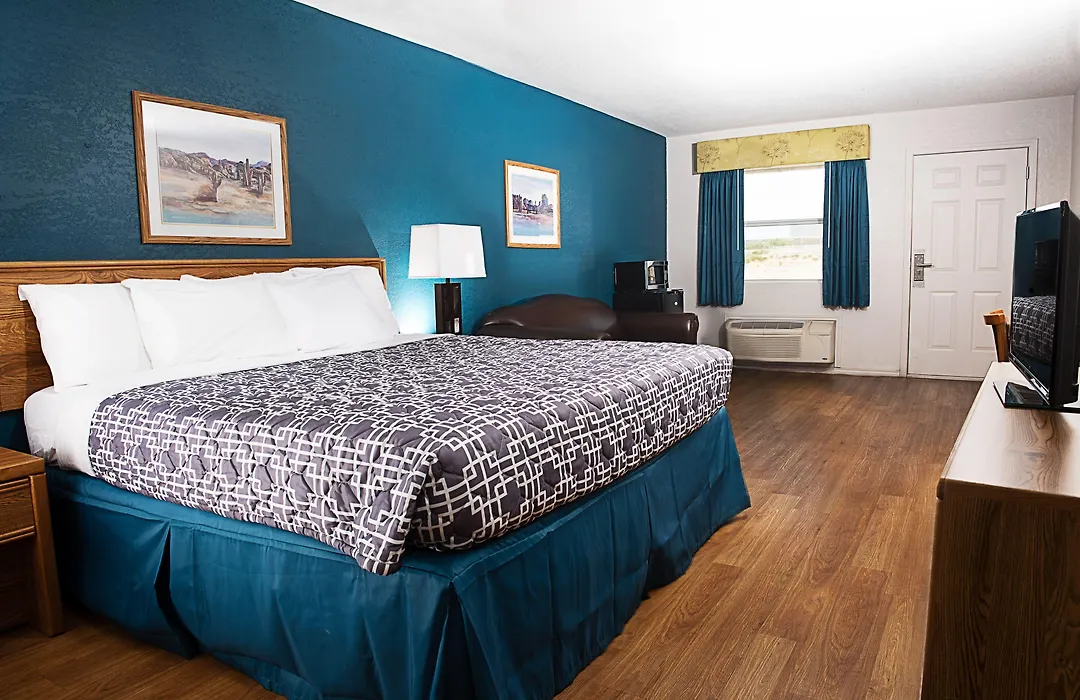 Riata Inn - Rankin-1