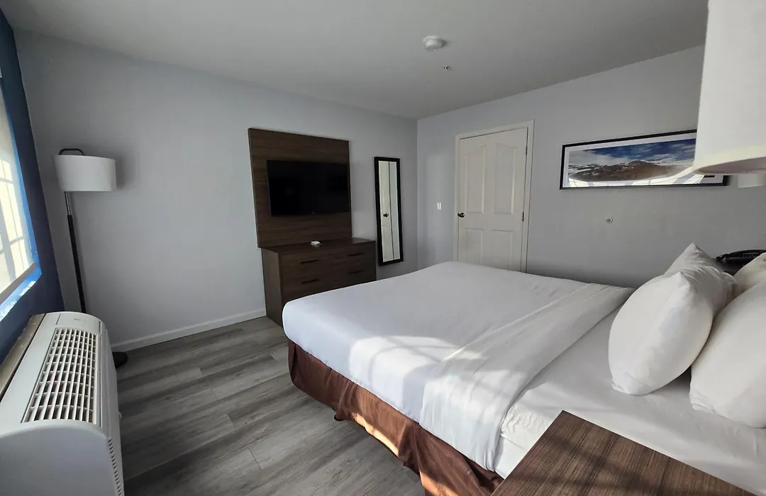 Quality Inn & Suites Tulare-1