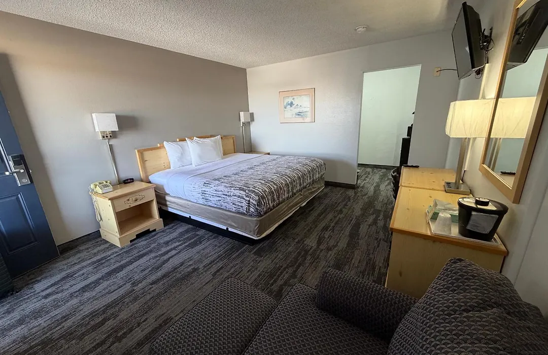 Regency Inn-1