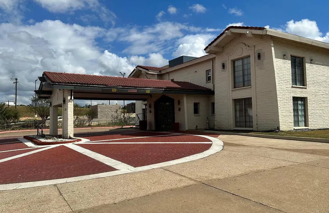Baymont By Wyndham Nacogdoches Near University-1