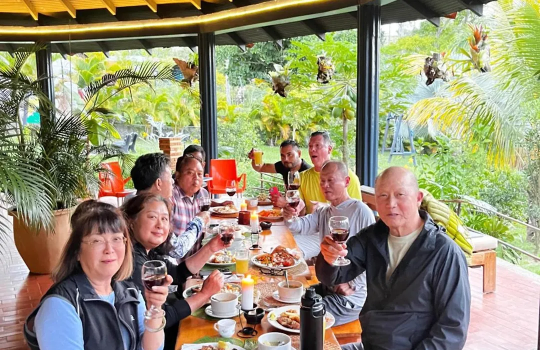 Natural Luxury Birding Lodge - Premium Birdwatching Near Cali-1