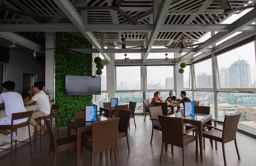 Selah Pods Hotel Manila-1