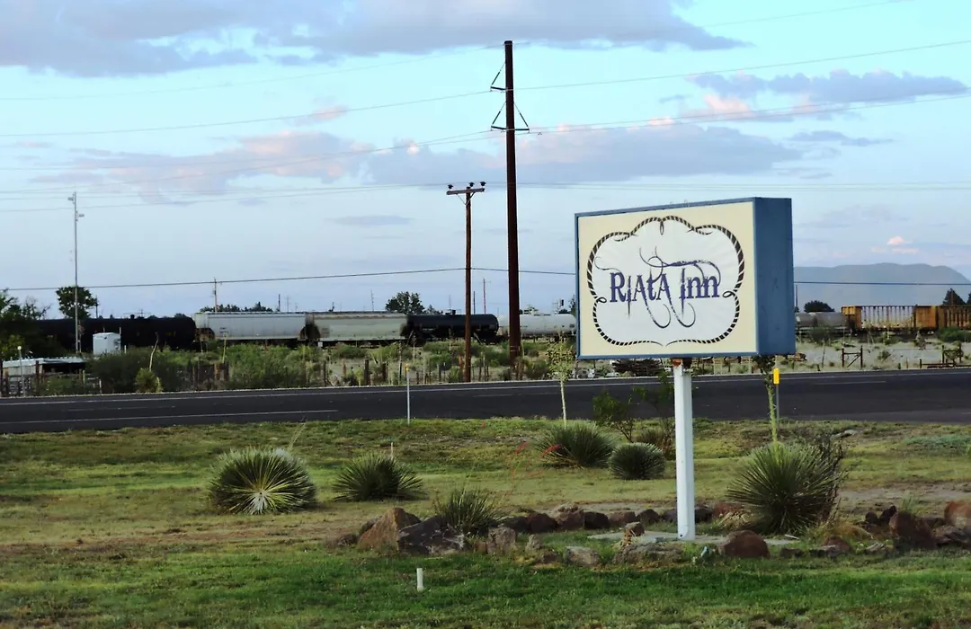 Riata Inn - Marfa-1