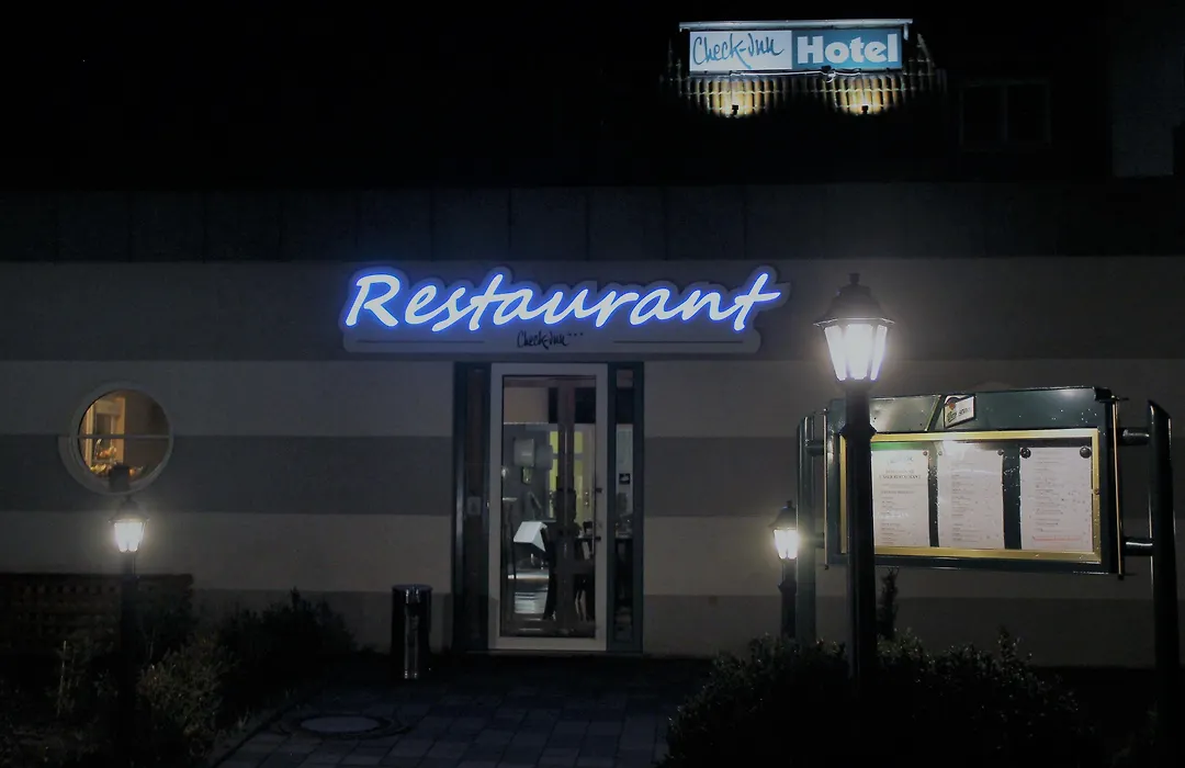 Check Inn Hotel Merseburg-1