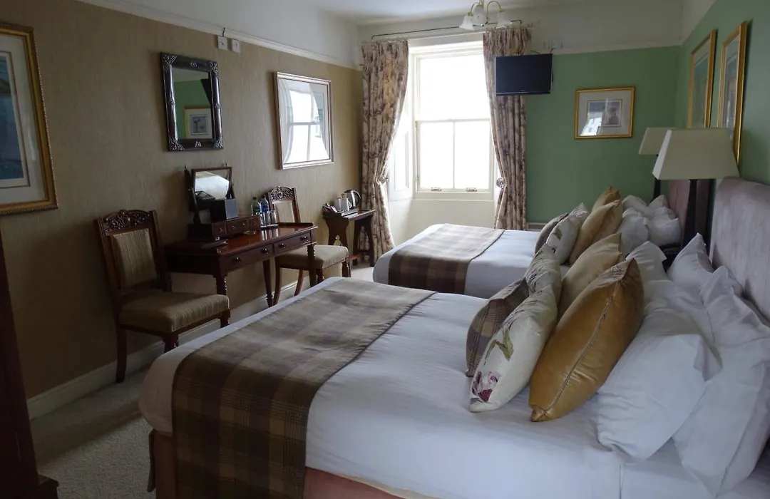 Port Charlotte Hotel-1