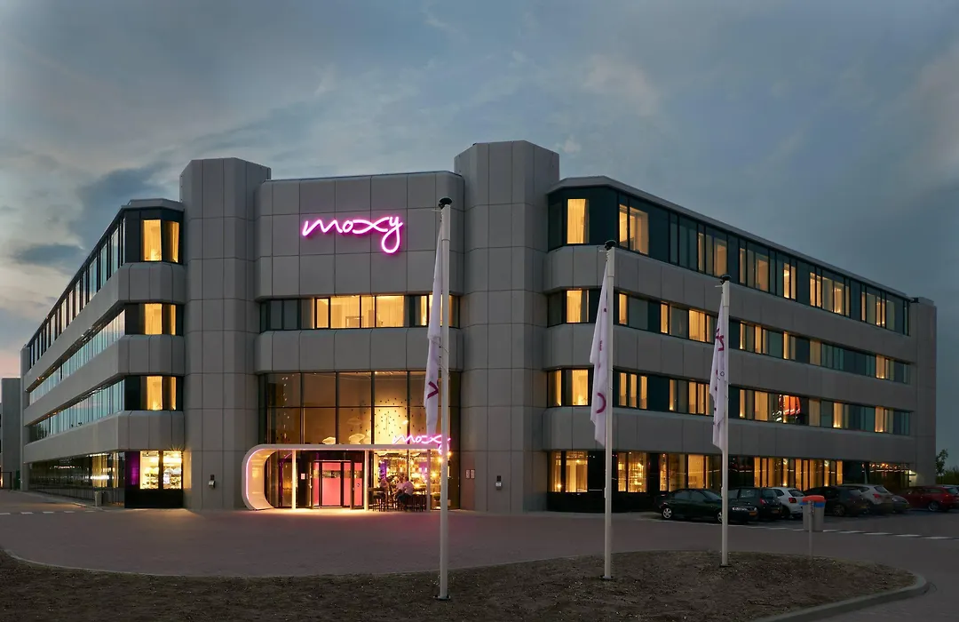 Moxy Amsterdam Schiphol Airport-1