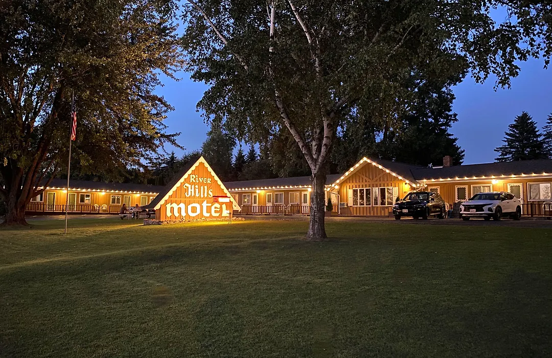 The River Hills Motel - Algoma, Wi - Near Door County-1