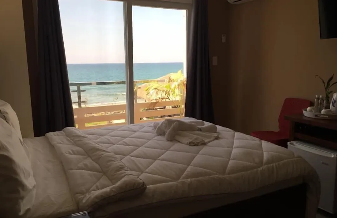 Em Royalle Hotel & Beach Resort-1