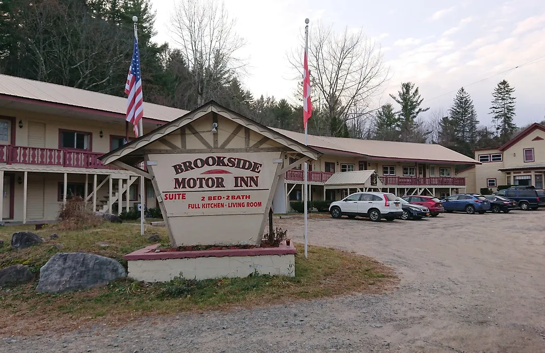 Brookside Motor Inn-1