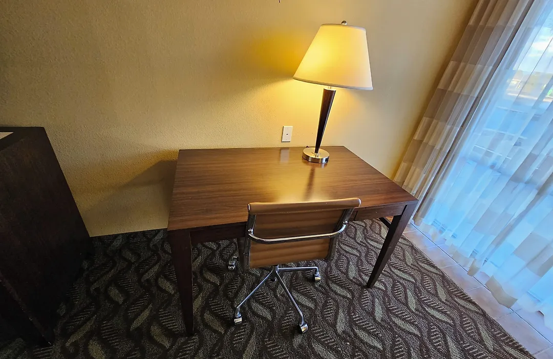 Clarion Inn & Suites Roswell-1