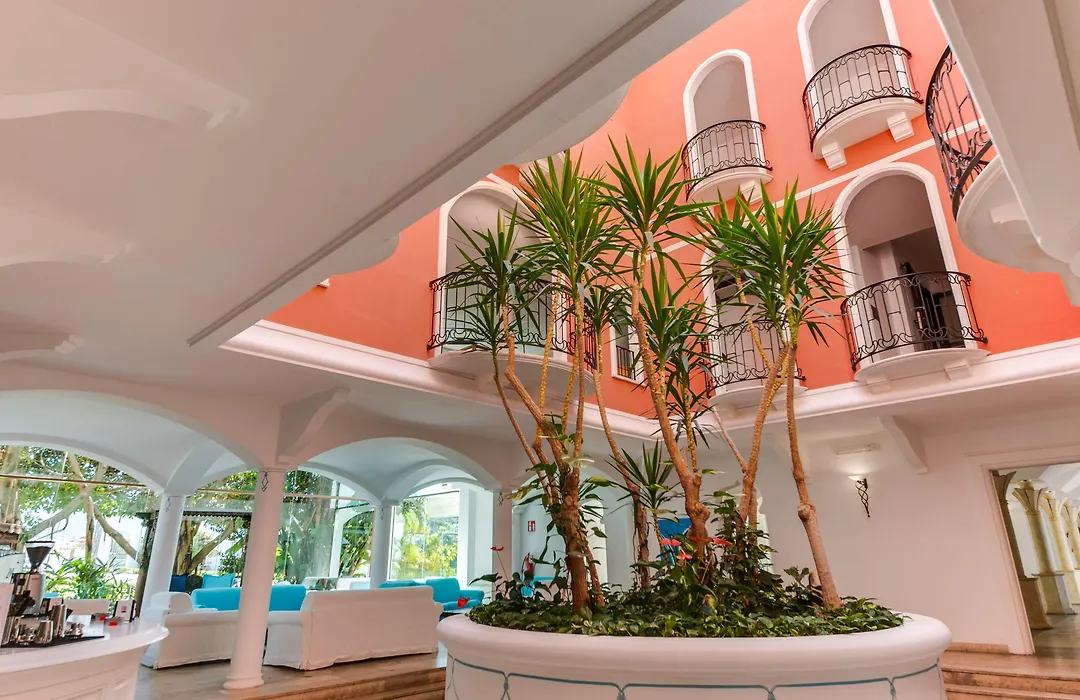 Phi Hotel Sighientu-1