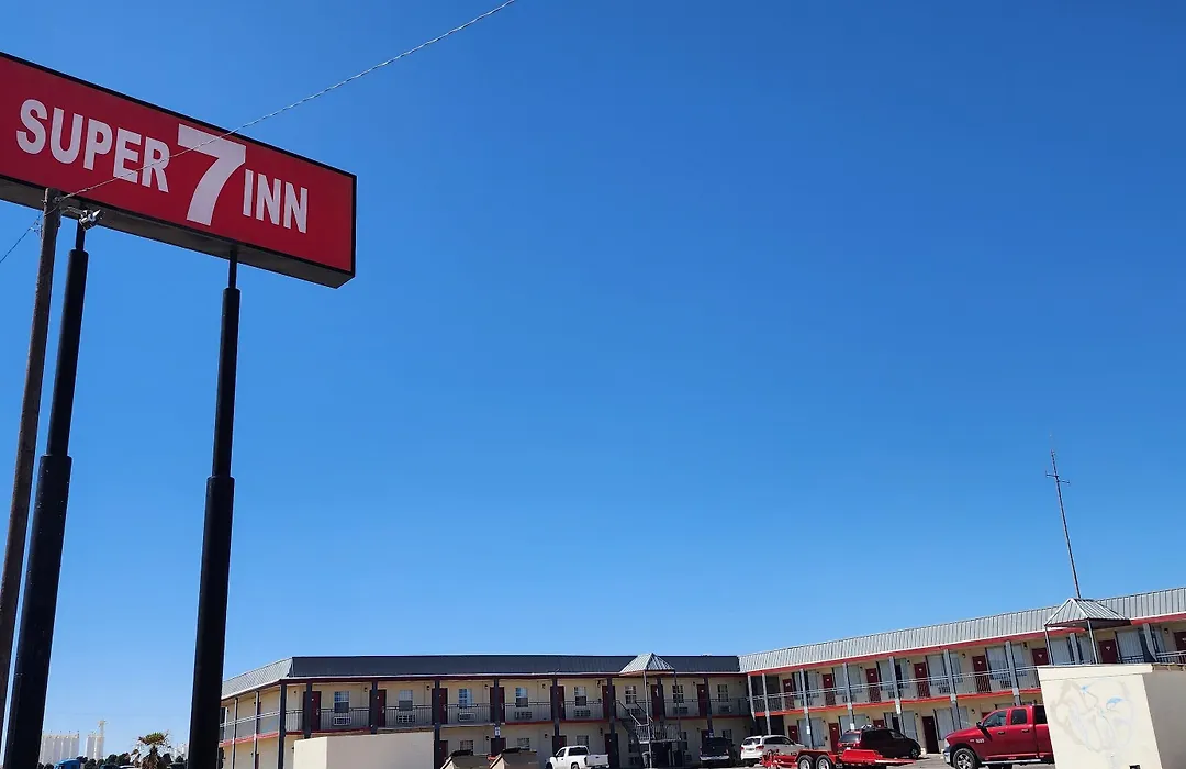 Super 7 Inn-1