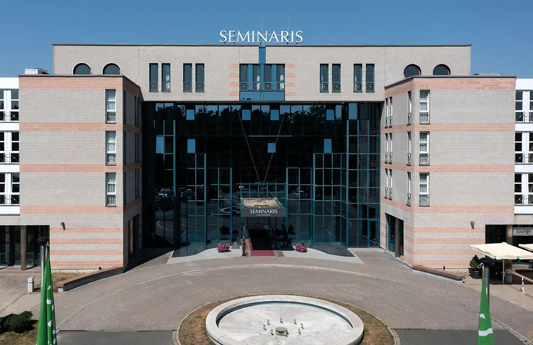 Seminaris Hotel Nuernberg-1