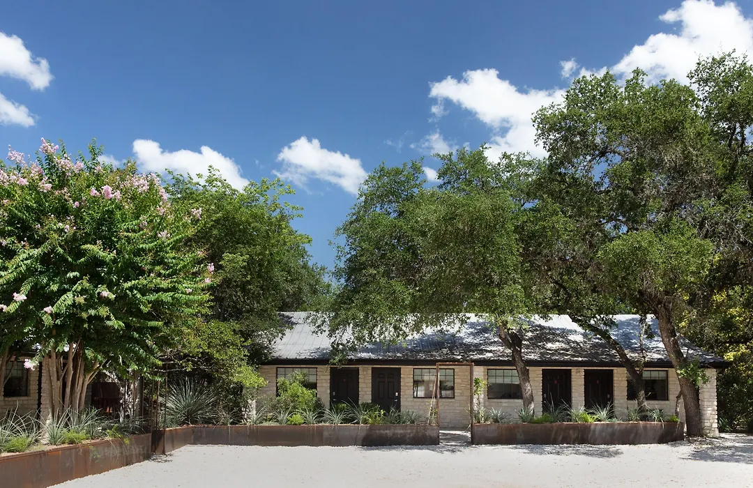 Wimberley Inn & Bar-1