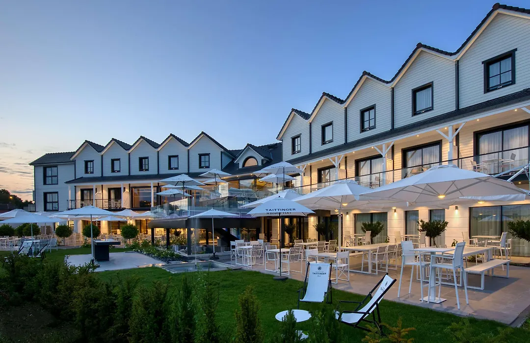 Best Western Plus Le Fairway Hotel&Spa Golf d'Arras-1