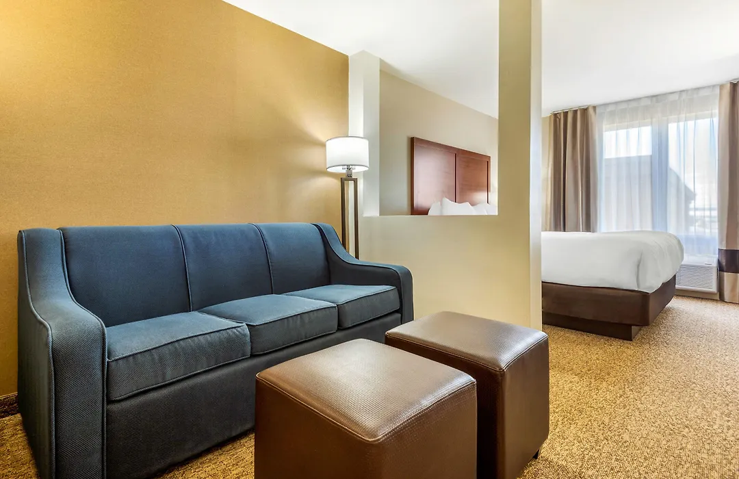 Comfort Inn & Suites-1