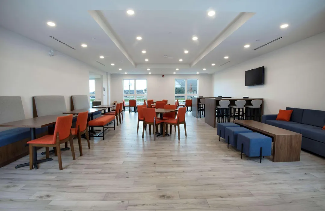 Comfort Inn & Suites-1