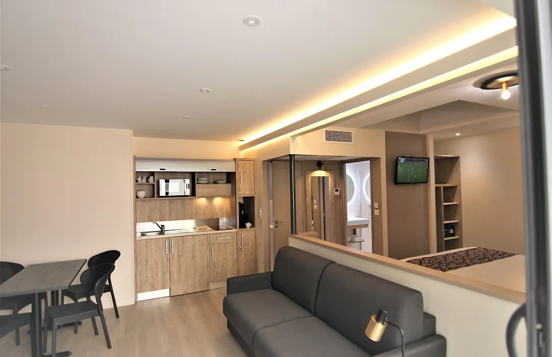 Hôtel Montaigne-1