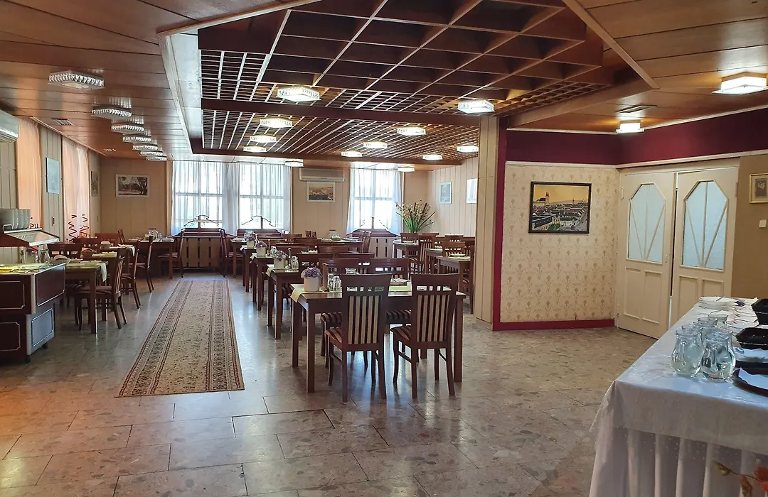 Hotel Oko-1