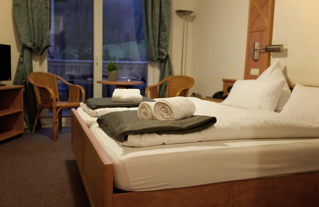 Hotel Zur Burg Sternberg-1