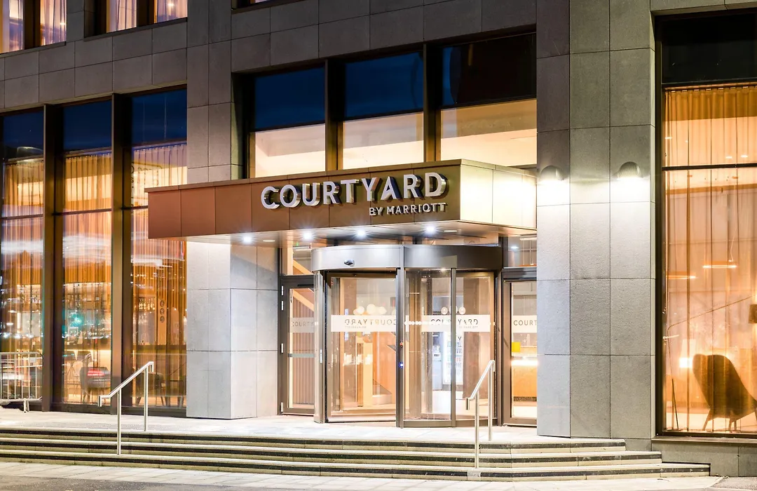 Courtyard By Marriott Glasgow Sec-1