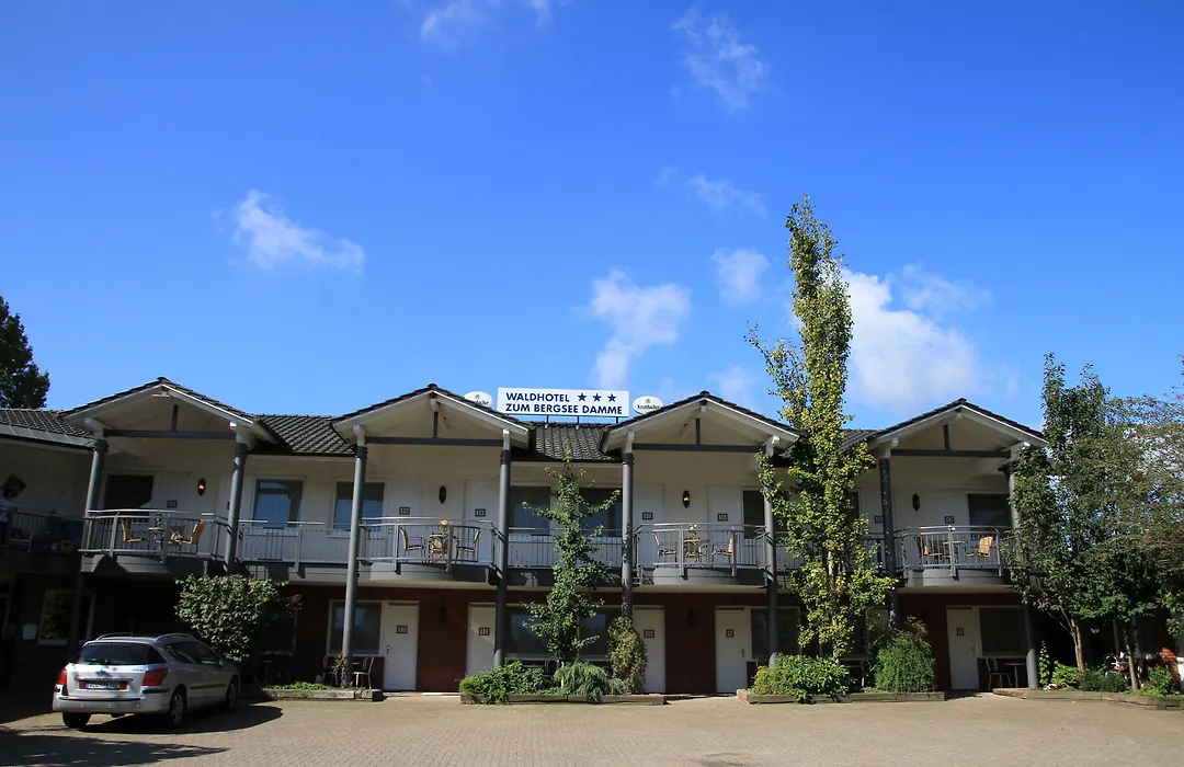 Waldhotel zum Bergsee Damme-1