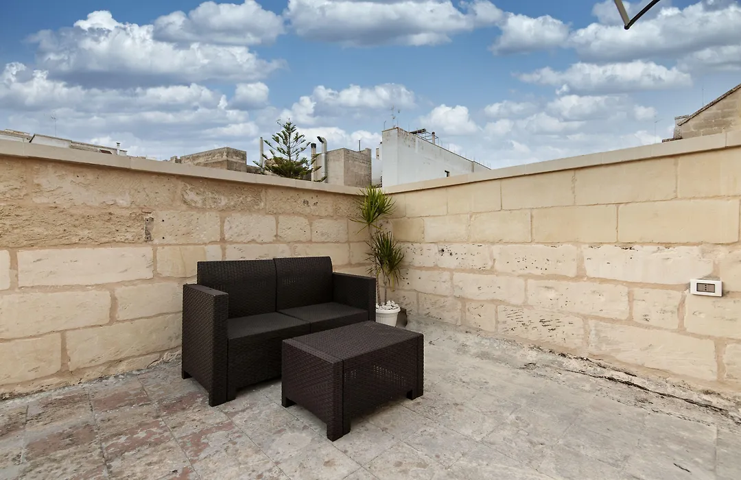 Vittoria Luxury House-1