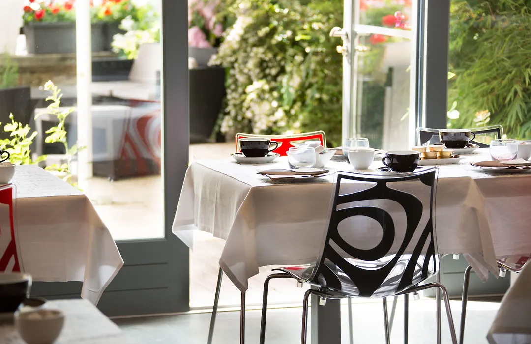 Charme Et Caractere Le Turenne - Contact Hotels-1