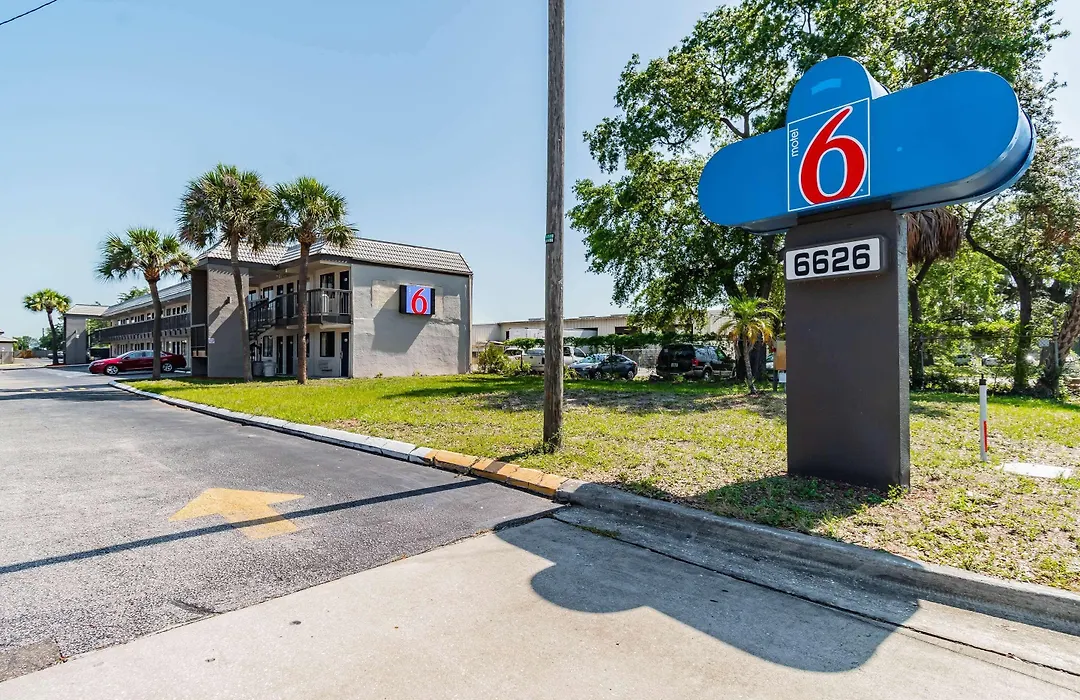 Motel 6 Tampa Near Fairgrounds - Casino-1