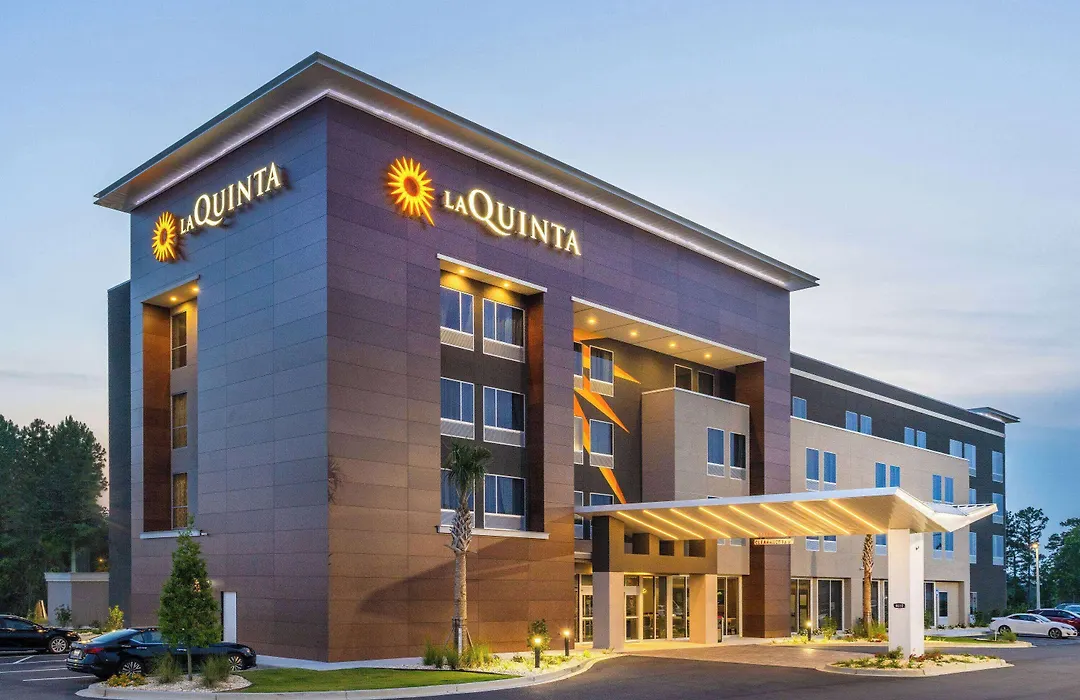 La Quinta Inn & Suites By Wyndham Valdosta-1