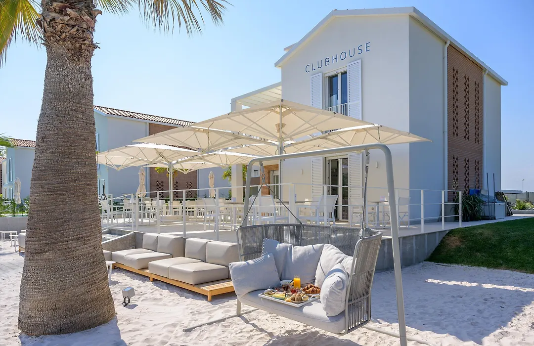 Pareus Beach Resort-1