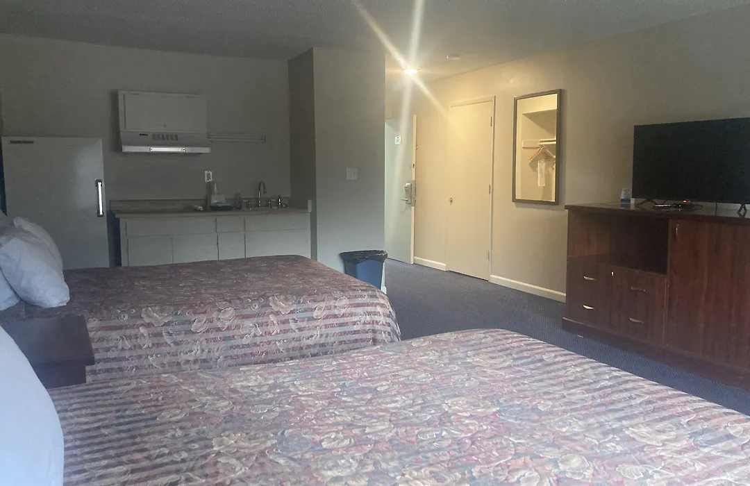 Travelodge By Wyndham Canyonville-1