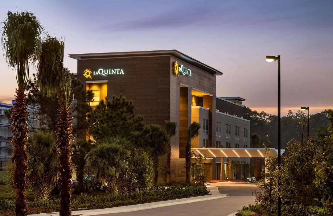 La Quinta Inn & Suites By Wyndham Orlando I-Drive Theme Parks-1