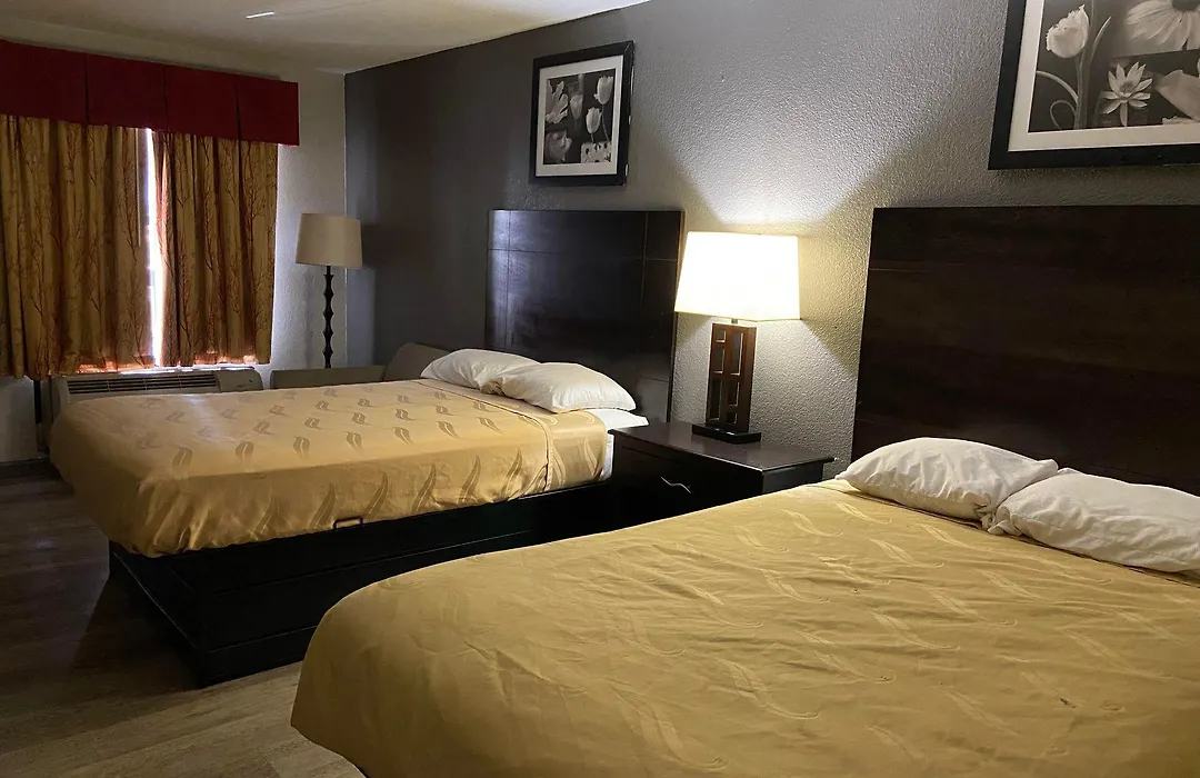 Speedway Inn & Suites-1
