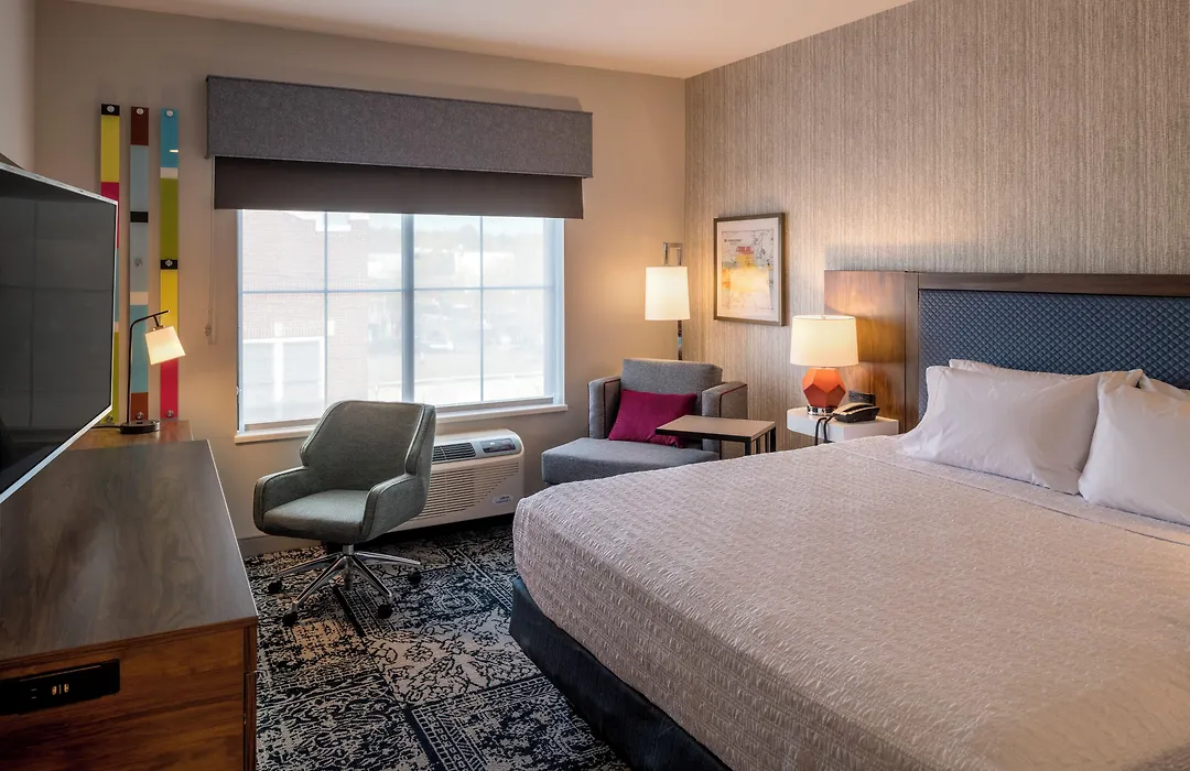Hampton Inn & Suites Huntington Downtown, Ny-1