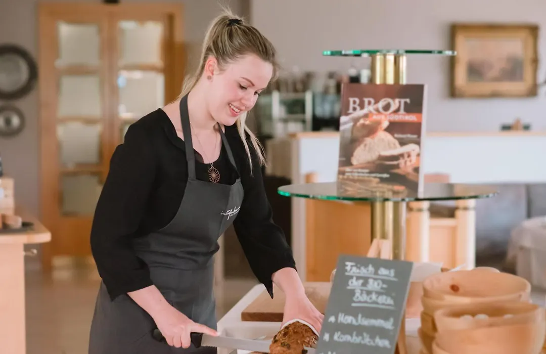 Hotel Tiefenbrunn Gardensuites & Breakfast-1
